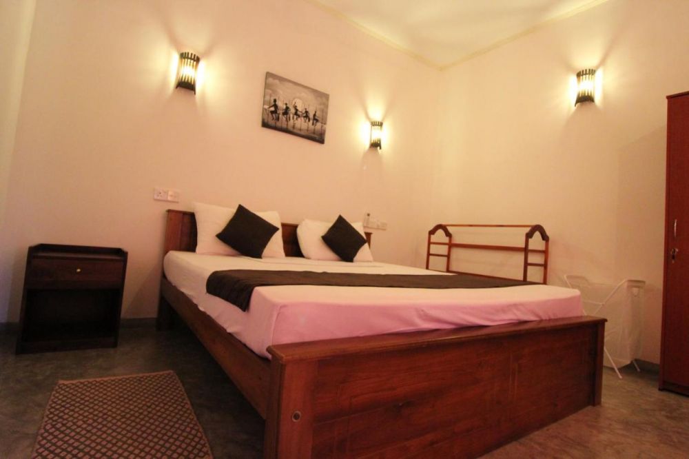 Large Double Room, Santori Unawatuna 3*