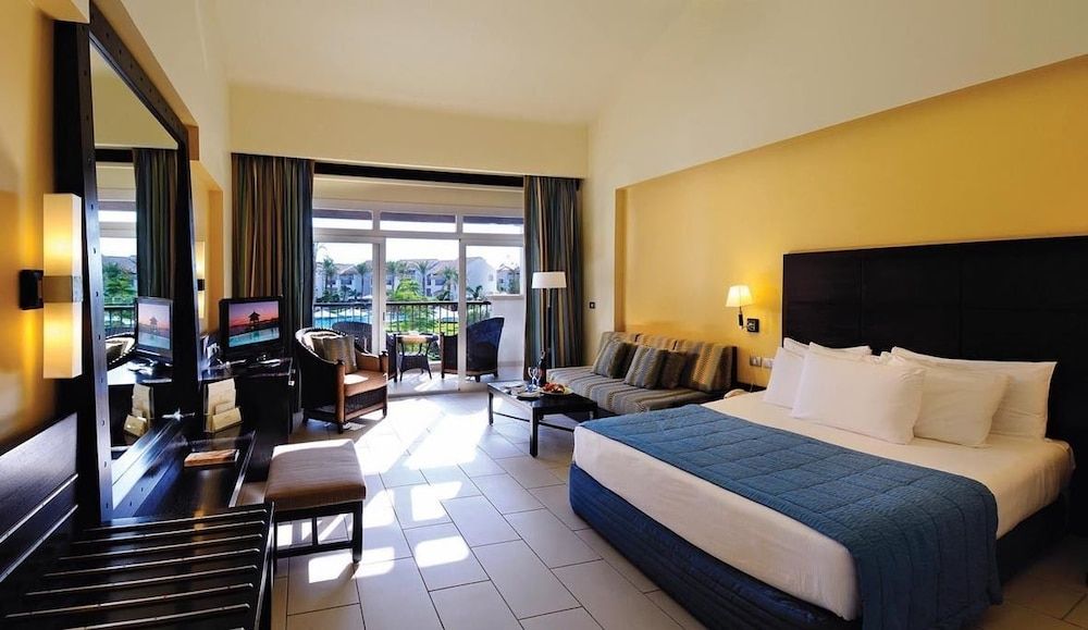 Deluxe Room, Reef Oasis Blue Bay 5*