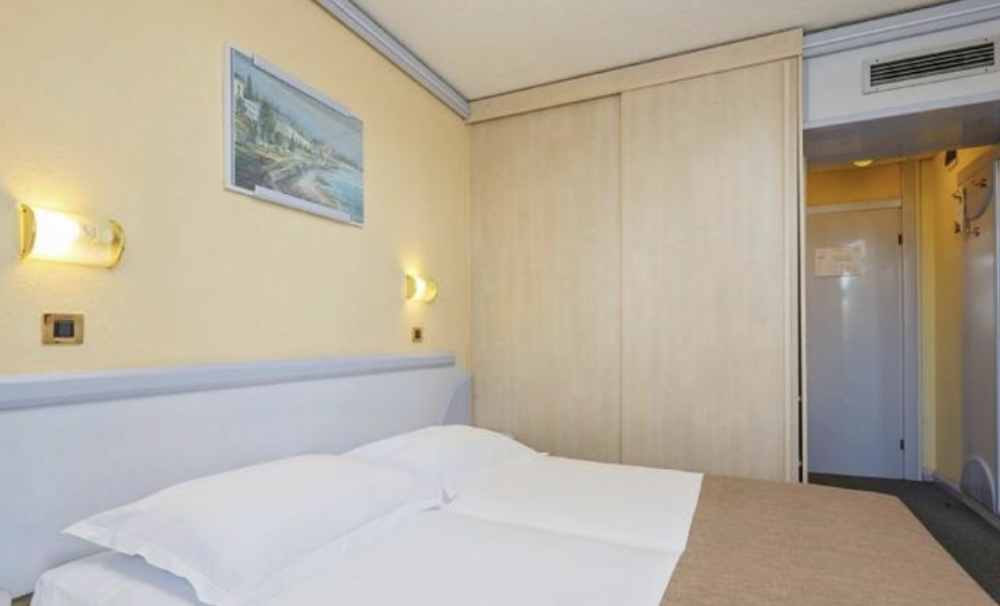 CLASSIC ROOM WITH BALCONY PARK SIDE, Hotel Plavi Plava Laguna 3*