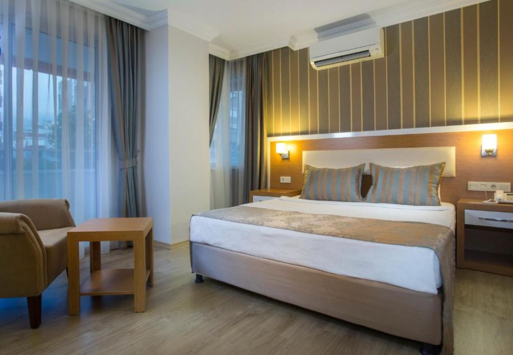 Standard, Lonicera City Hotel 3*