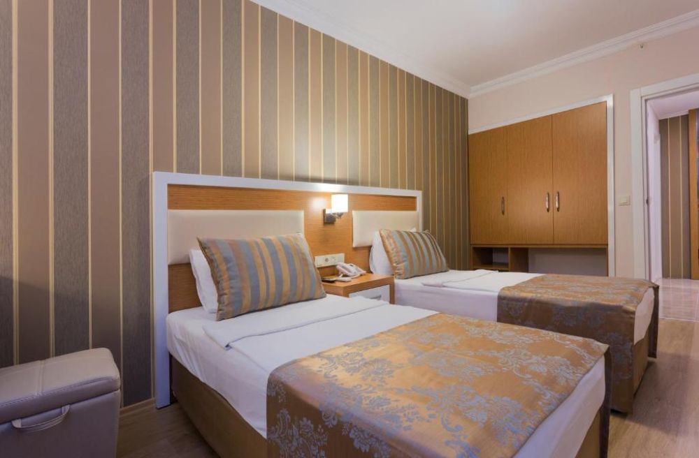 Standard, Lonicera City Hotel 3*