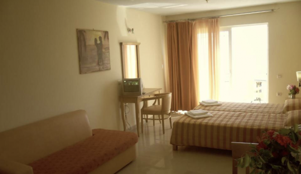 STUDIO 3 bedrooms, Ionio Star Hotel 3*