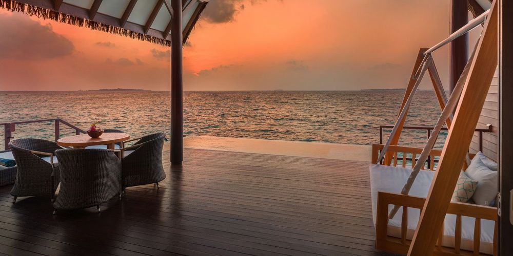 Overwater Ocean Suites with Infinity Pool (18+), Heritance Aarah 5*