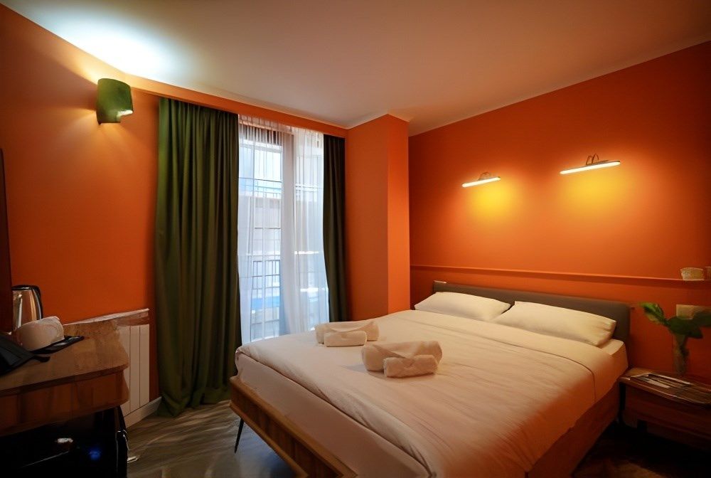 Standard Room, Station 22 