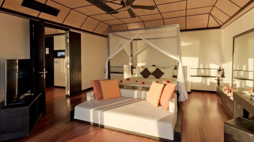 Sunset Water Suite, Lily Beach Resort Maldives 5*