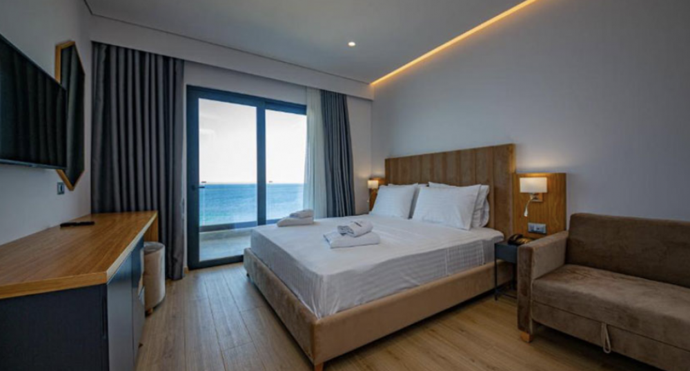 Deluxe Triple Room with Sea View, El Primero 4*