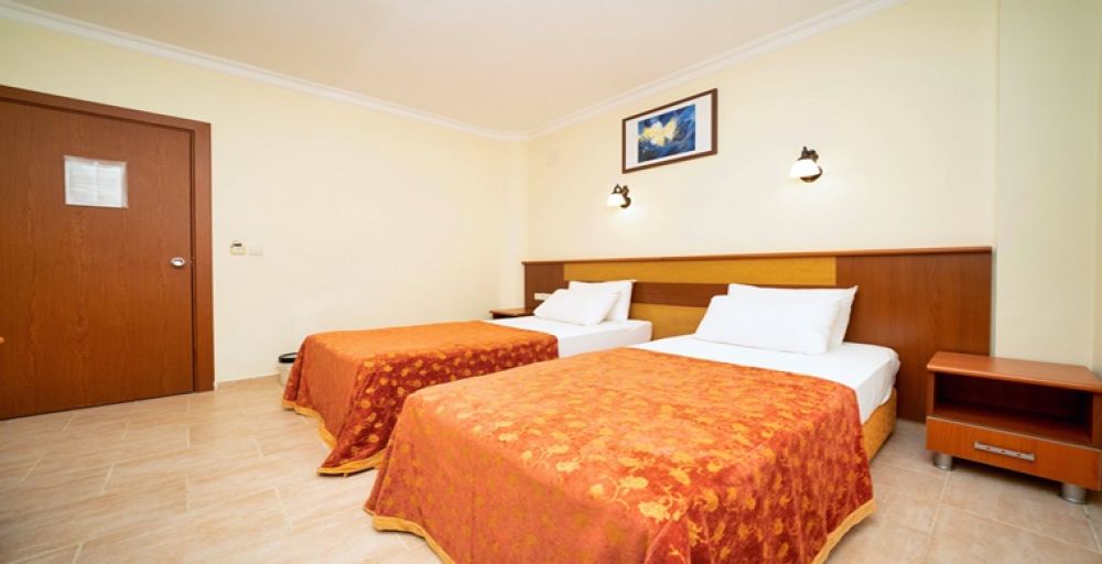 Standart, Mavruka Hotel 3*