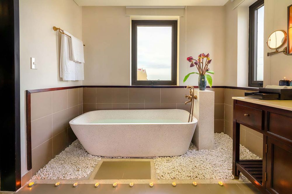 Signature Suite, Hoi An Central Boutique Hotel 4*