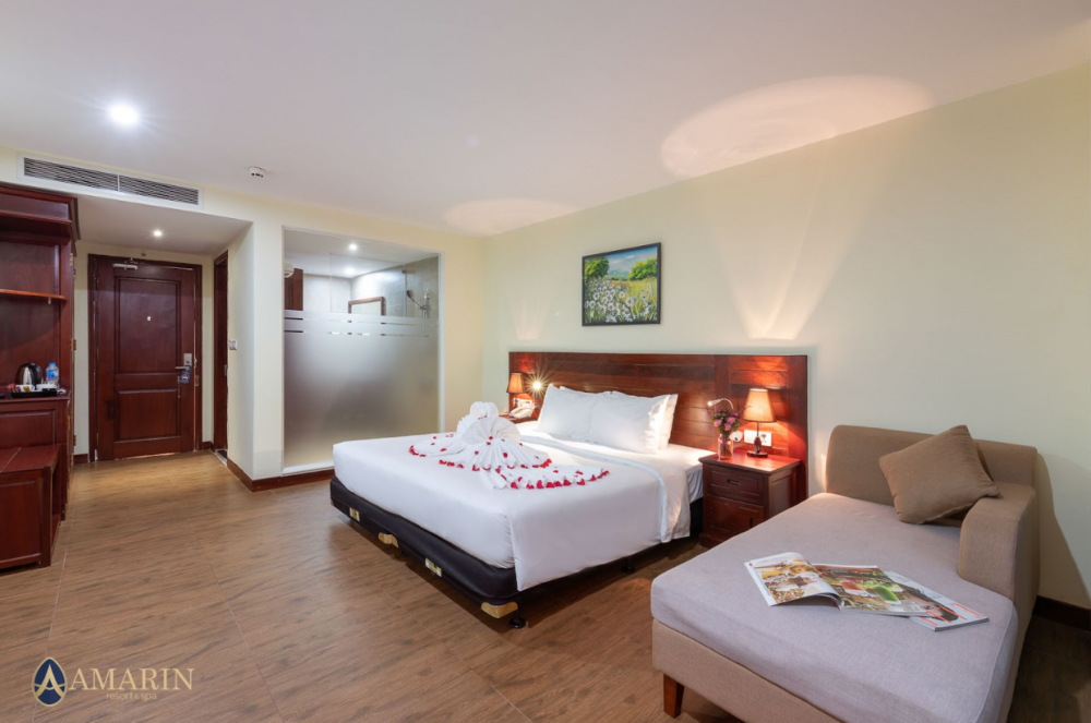 Deluxe Hill View/Ocean View with Balcony, Amarin Resort & Spa Phu Quoc 4*