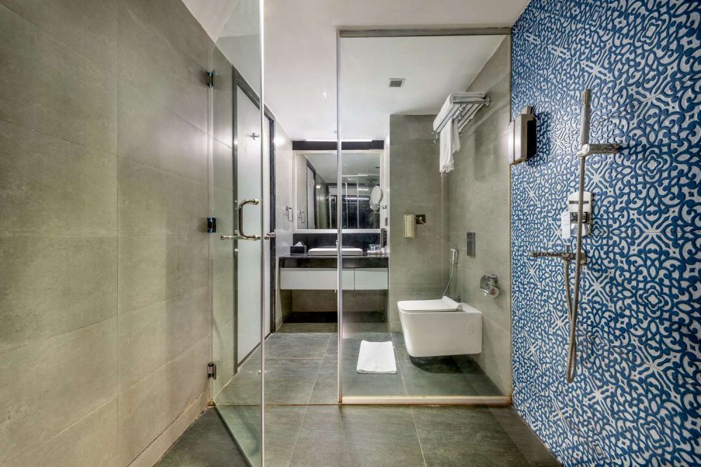 Pool View Room, Golden Tulip Goa 4*