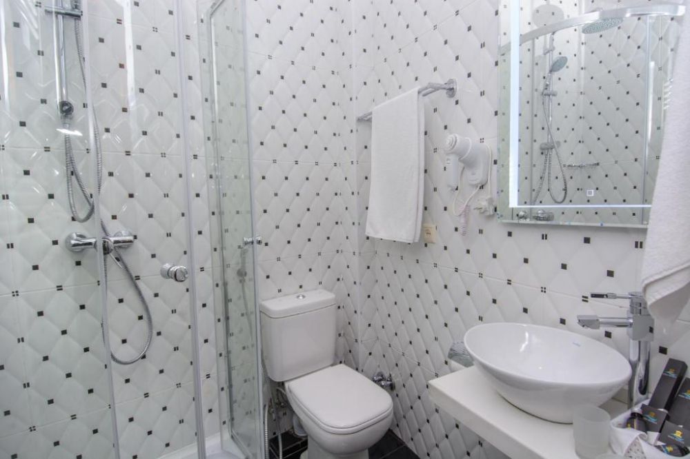 Standard Twin, River Side 4*