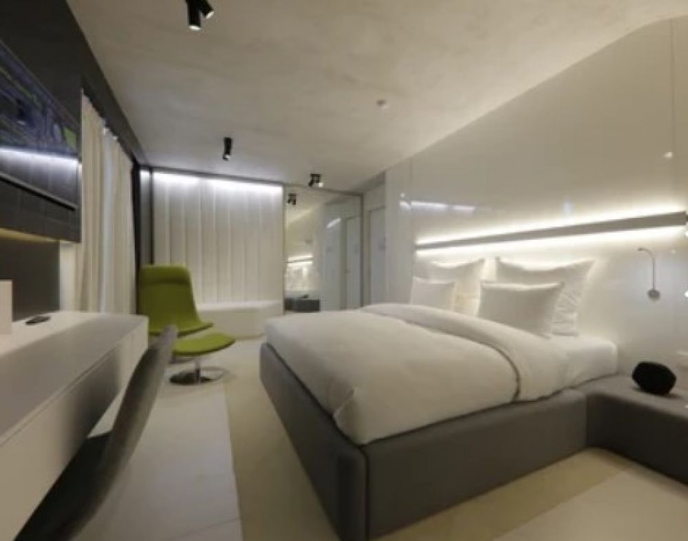 Bezier, The Grove Design Hotel 4*