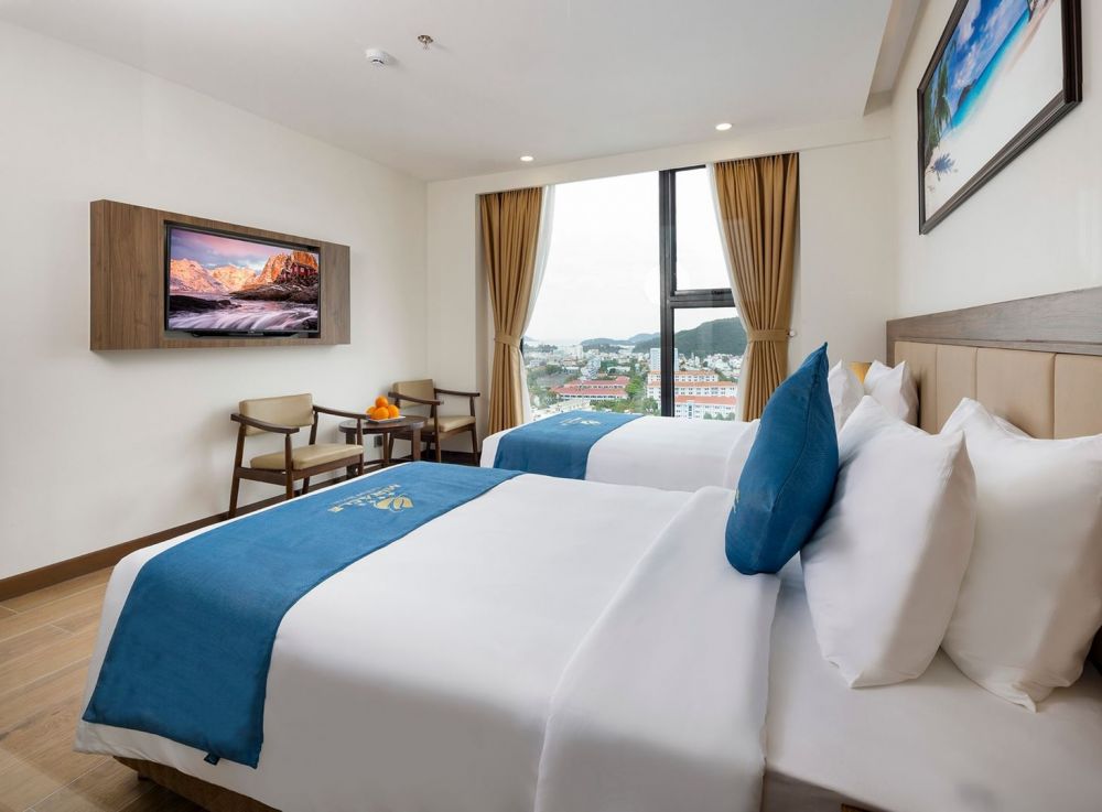 Deluxe City View, Miracle Luxury Nha Trang 4*