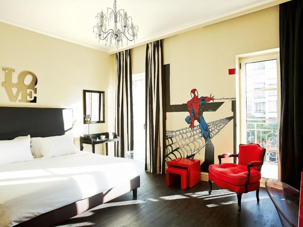 Premium Graffiti Guestroom, Grecotel Pallas Athena 4*