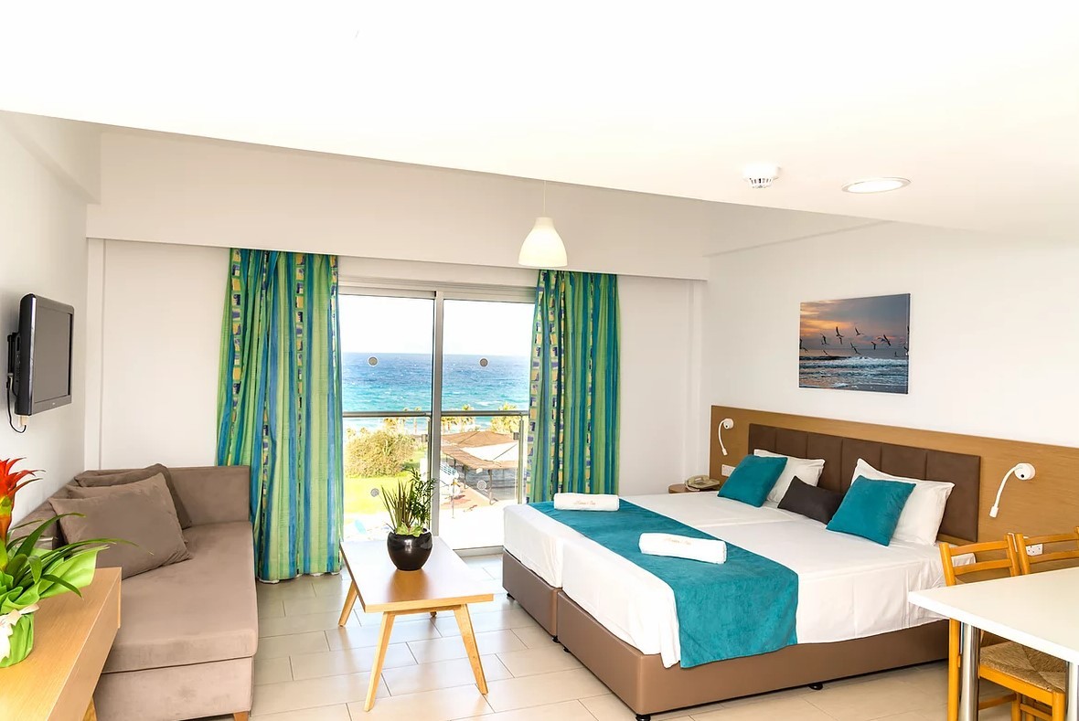 Studio Apartment, Helios Bay Hotel 3*