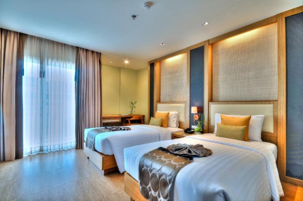 Deluxe City View Room, Ashlee Plaza Patong Hotel & Spa 3+