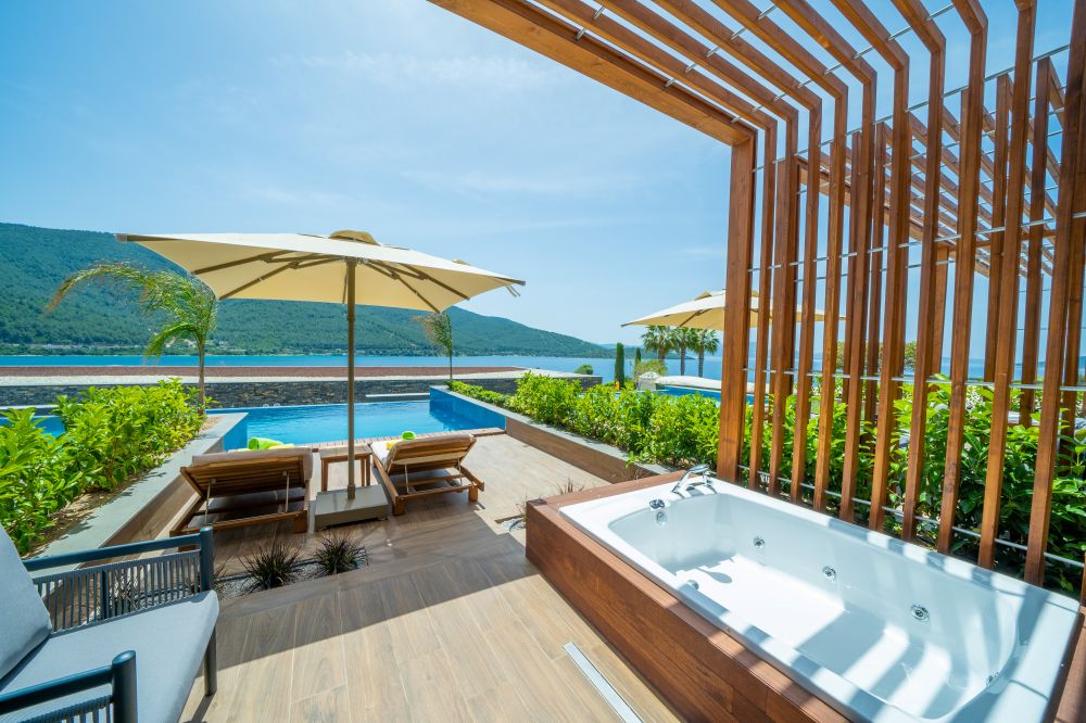 Swim Up Room SV, La Blanche Island 5*