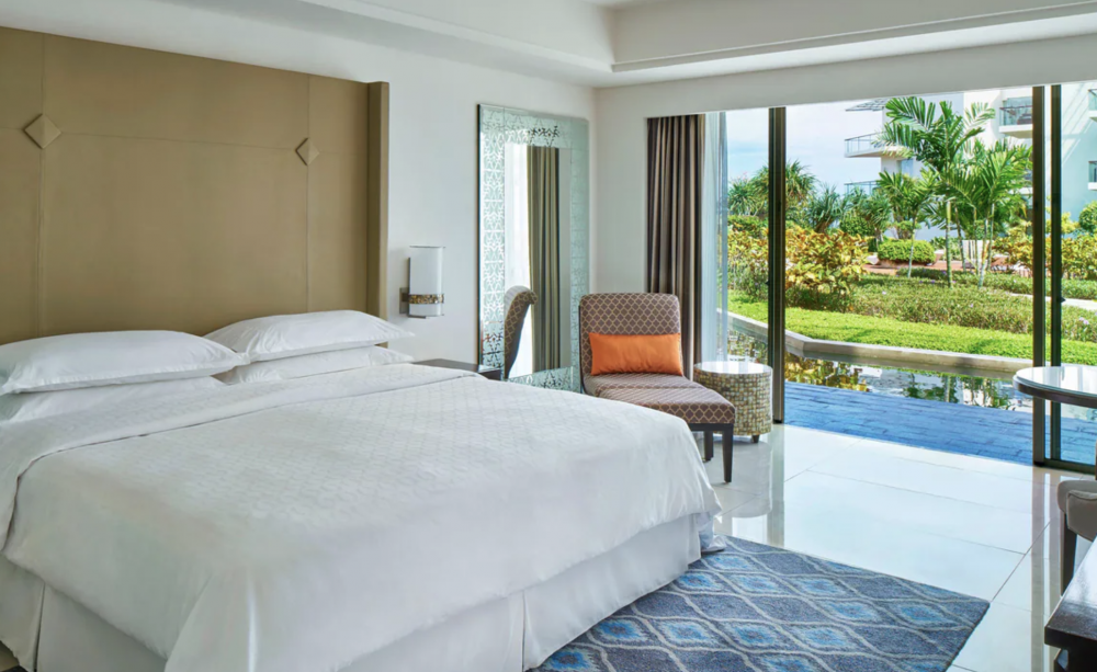 Guest room, Sheraton Bali Kuta Resort 5*