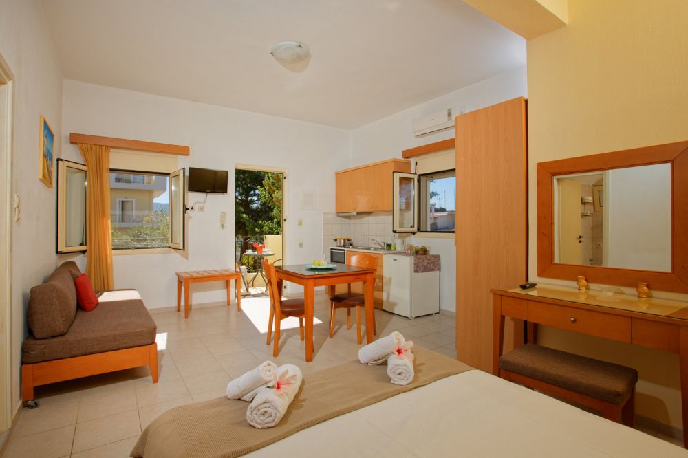 Standard Studio, Fotis Studios Apartments 4*