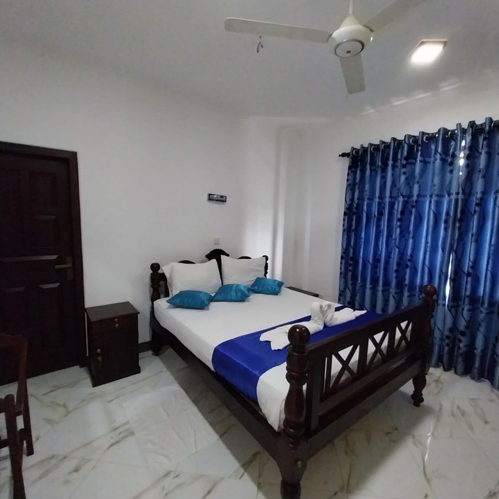 Deluxe AC, Italia Hotel Ambalangoda 2*