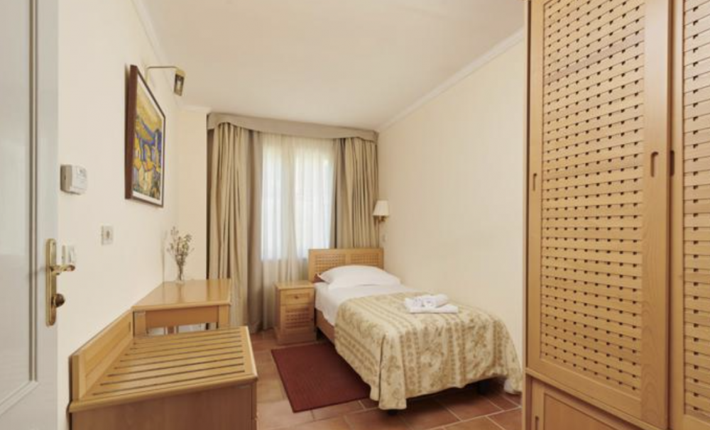 CLASSIC APARTMENT FOR 6+2 PERSONS, Apartments Bellevue Plava Laguna 4*