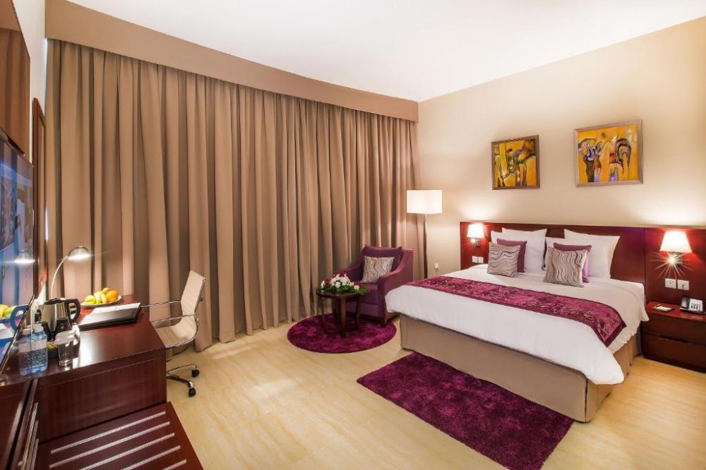 Junior Suite Mountain View/Sea View, V Hotel Fujairah 4*