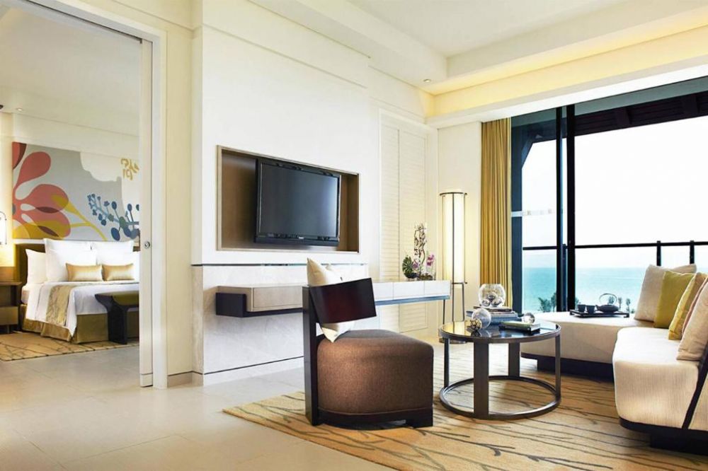 Grand Ocean view Suite, Renaissance Sanya Resort Spa 5*