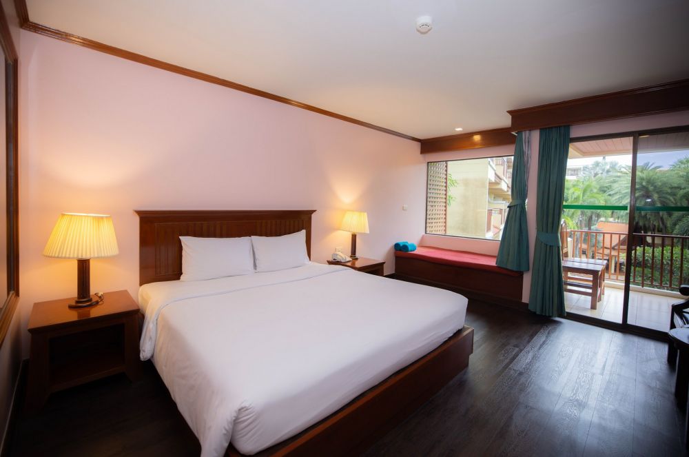 Deluxe Pool View, Baumanburi Hotel 3*