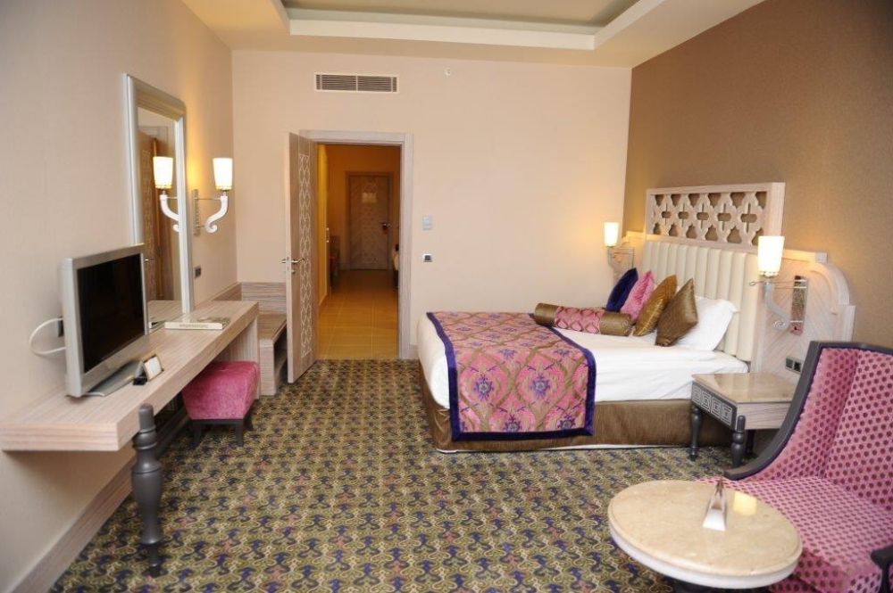 Family Room, Royal Alhambra Palace 5*