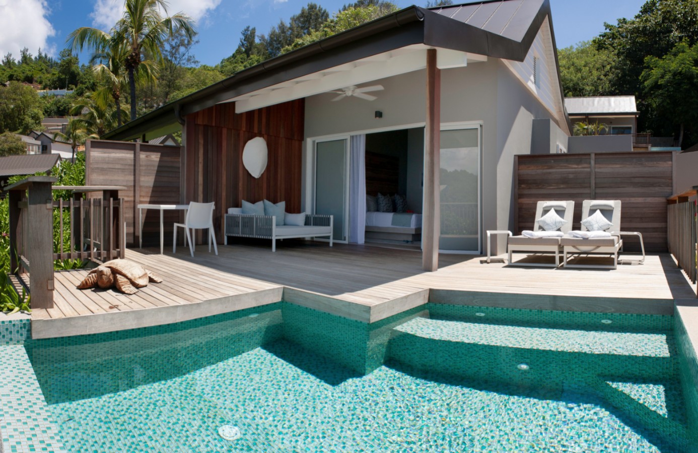 Ocean View Pool Chalet, Carana Beach 4*