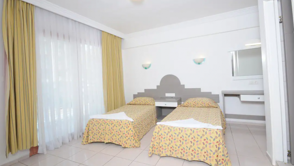 One Bedroom Apart Road View, Kocer Club Apart 3*