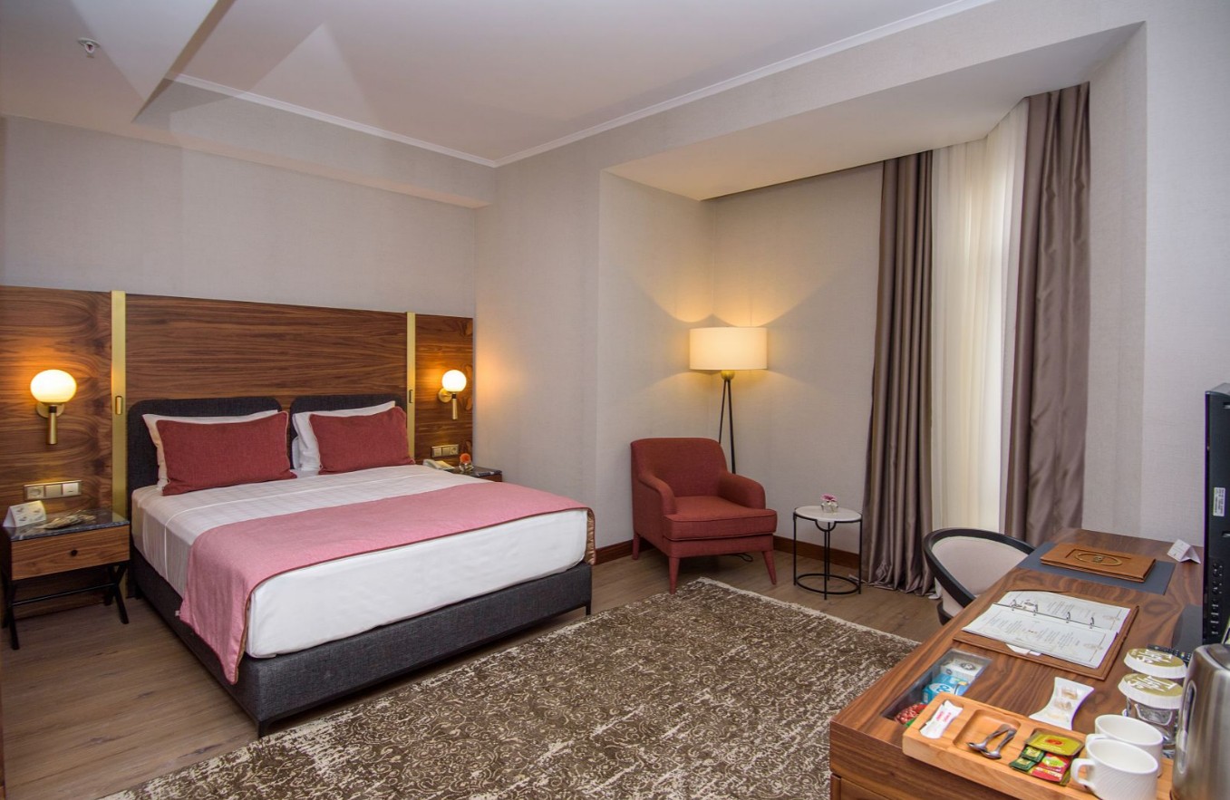 EXECUTIVE SUITE, Tiflis Palace 4*