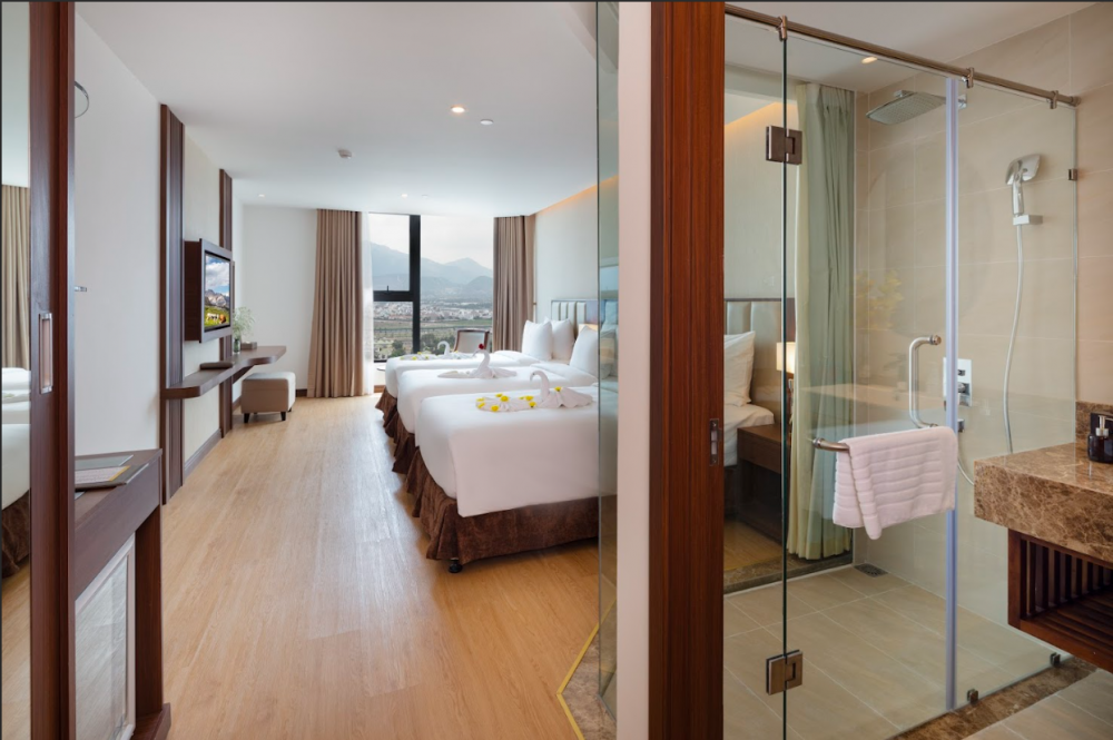 Deluxe Partial SV, Regalia Gold Hotel Nha Trang 5*