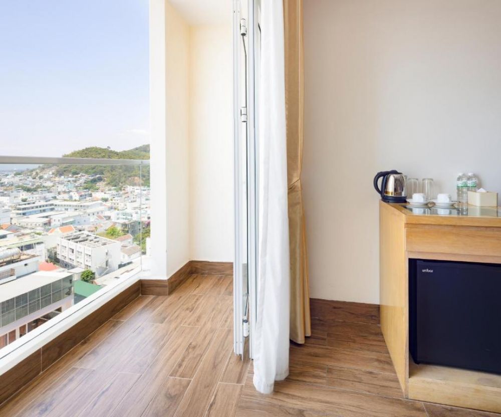 Family with balcony, Gibson Hotel Nha Trang 3*