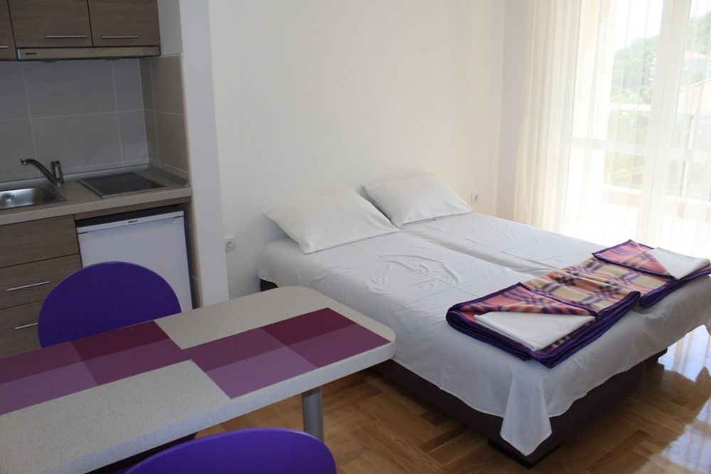 STUDIO 02, Becici Lux villa 4*