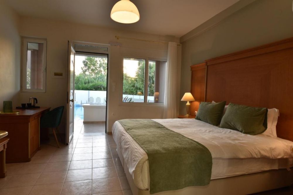 Double Room, Okeanis II 3*