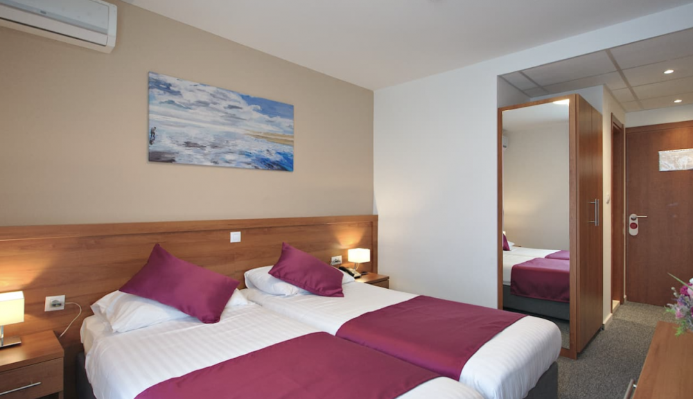 Standard Double or Twin Room Annex with Sea View, Komodor Annex 3*