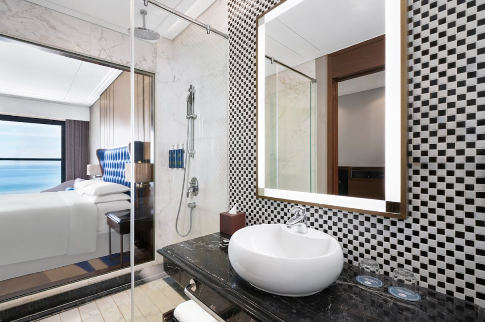 Deluxe/Premium Deluxe Twin Partial OV, Four Points by Sheraton Danang 5*