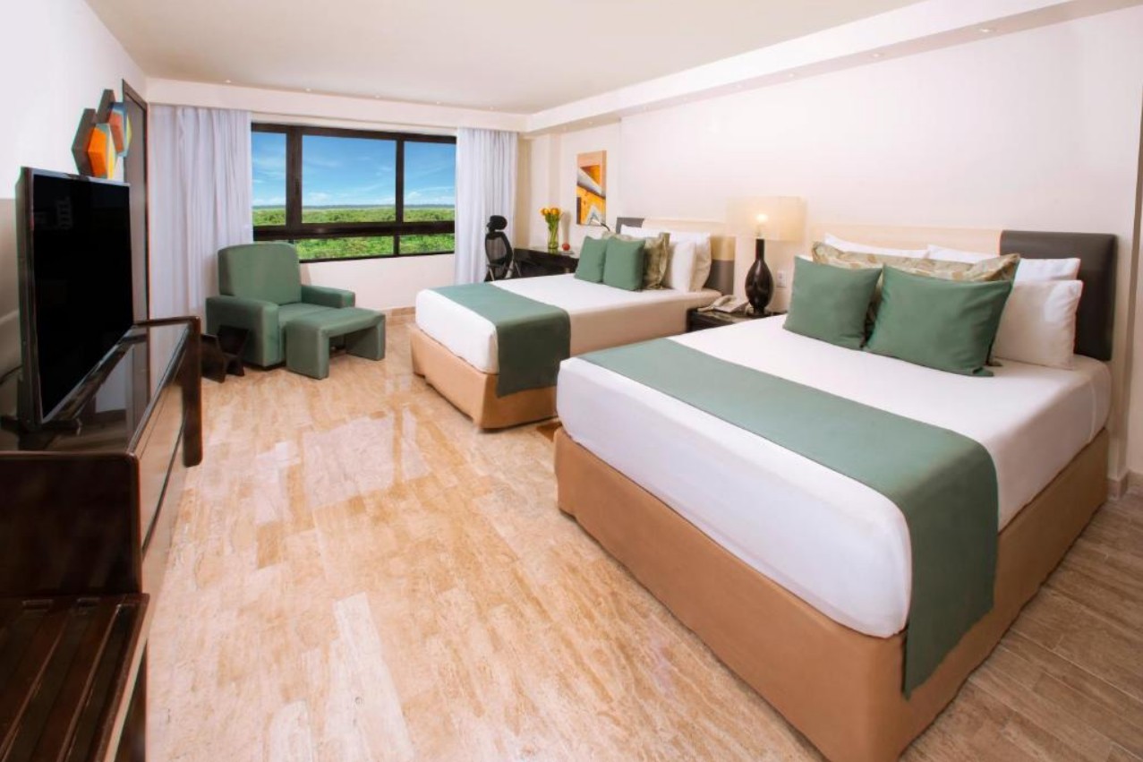 Smart Plus, Smart Cancun by Oasis 4*