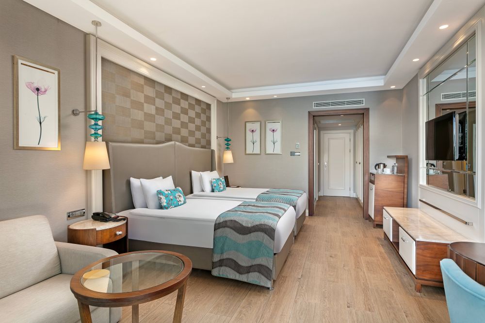 Family Pool Suite Swim-Up, Titanic Deluxe Belek 5*