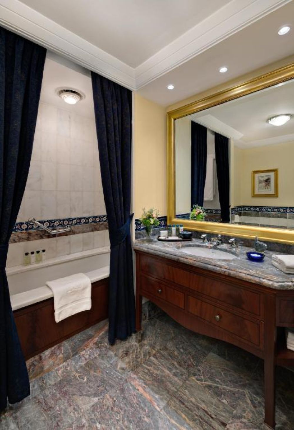 Grand Deluxe Room King, Ciragan Palace Kempinski Istanbul 5*