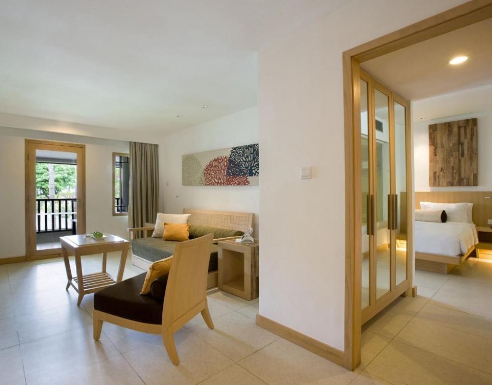 1 King Bed Suite Garden View, Holiday Inn Resort Baruna Bali 5*