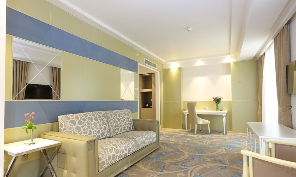 Ambassadori (New Building), Ambassadori Tbilisi 5*