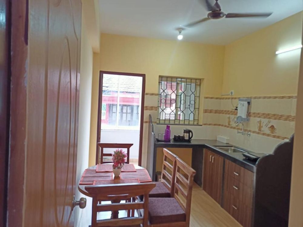 One Bedroom AC Apartment With Kitchen, Apricus Home Stays 2*