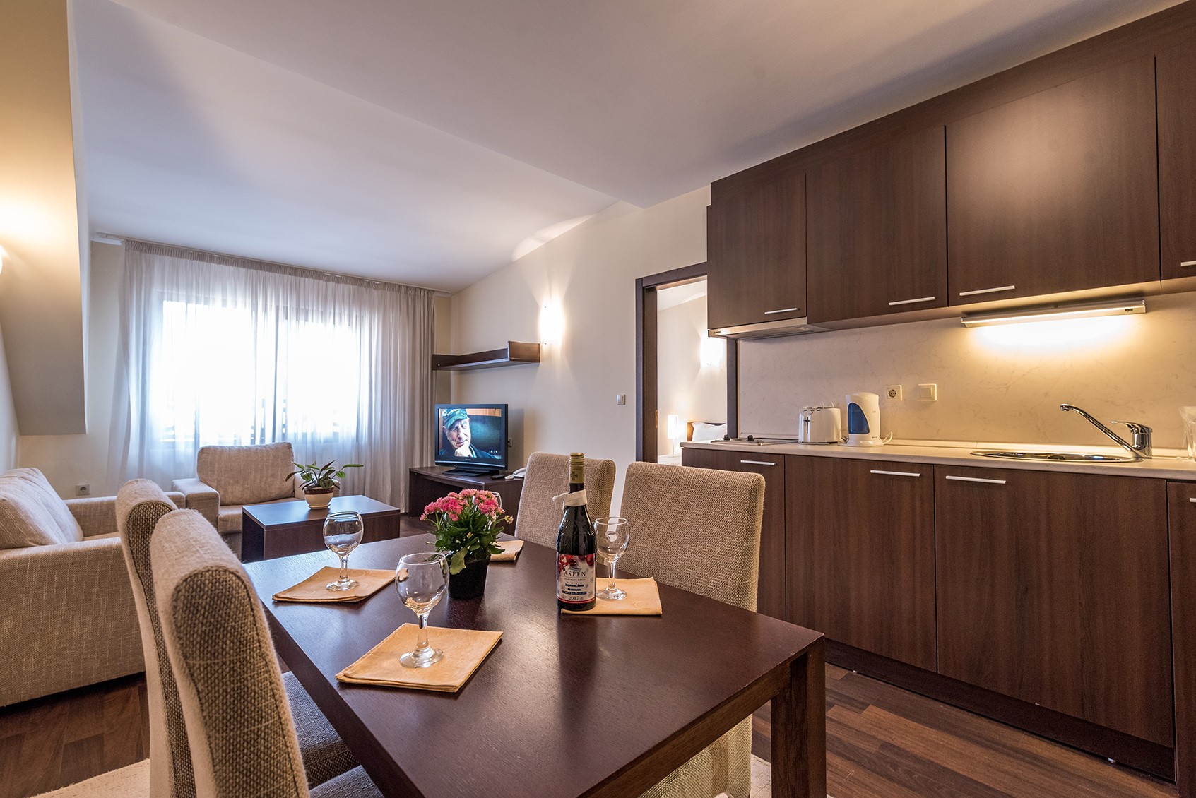 2 bedroom Apart, Aspen Apart Hotel 4*