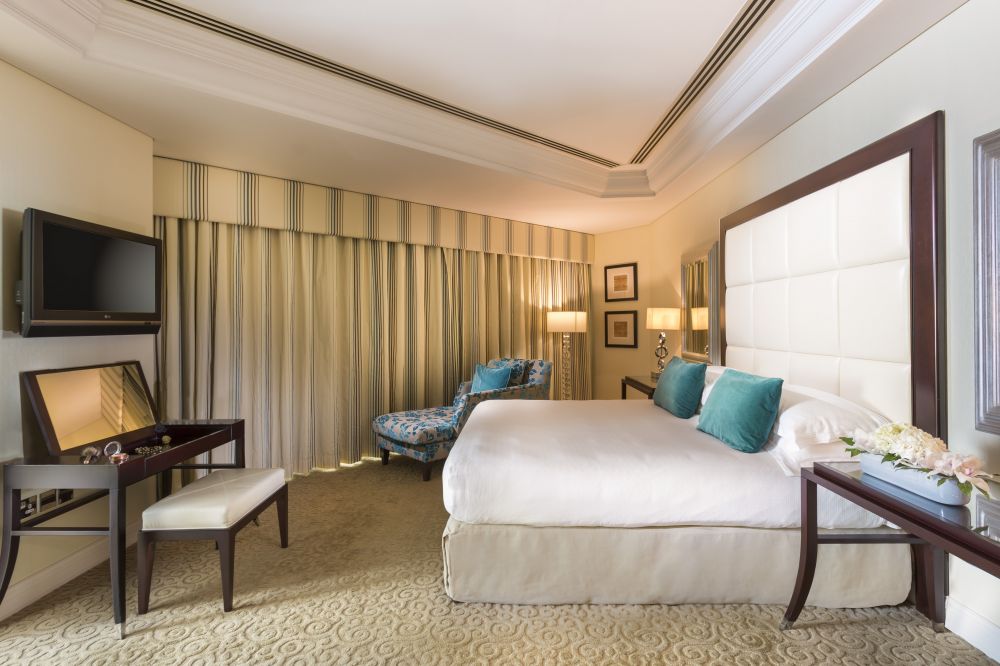 Executive Suite With 1 Double Bed, Movenpick Grand Al Bustan (ex. Roda Al Bustan Dubai) 5*