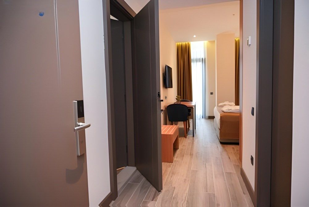 Family Room with Balcony (Connecting), New Wave Apart 