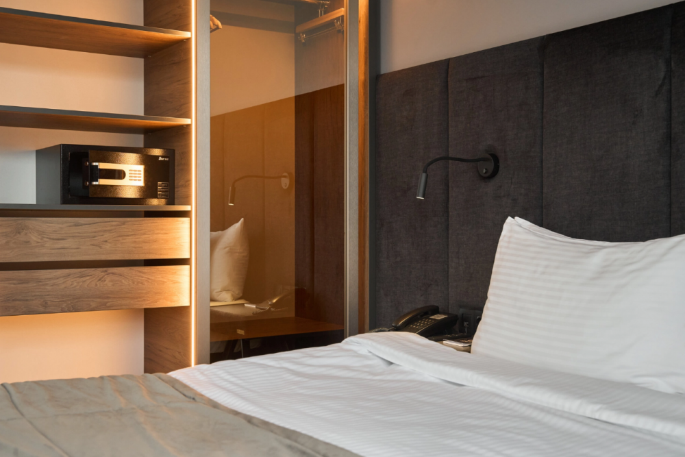 Suite with Terrace, Fomich Residence 