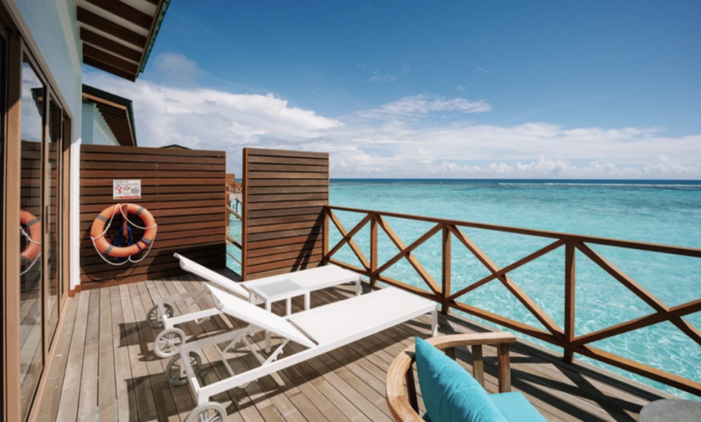 Lagoon Villa, Joy Island Maldives 5*