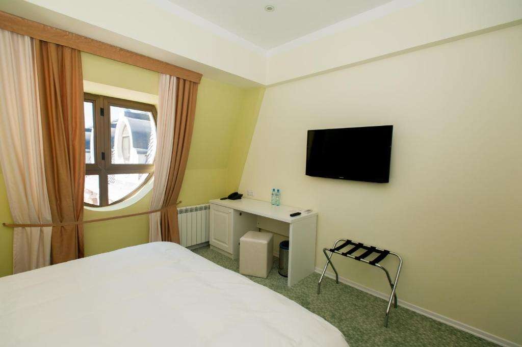 Comfort Twin / Dbl, Piazza Hotel (ex. Piazza Four Colours) 3*